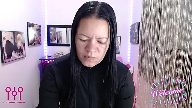 Cristal w online show from October 7, 2025, 12:28 pm