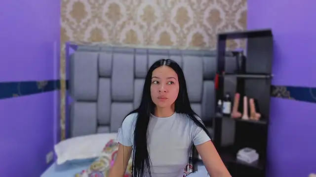 Snapshot of Lila_Pinky chatting on October 20, 2025, 12:17 pm Lila Pinky online show from October 20, 2025, 12:17 pm