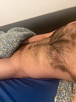 Snapshot of cubgay4u chatting on October 5, 2025, 7:10 am cubgay4u online show from October 5, 2025, 7:10 am