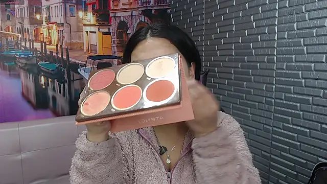 Snapshot of Small_naughty_ chatting on October 11, 2025, 1:34 pm Small naughty online show from October 11, 2025, 1:34 pm