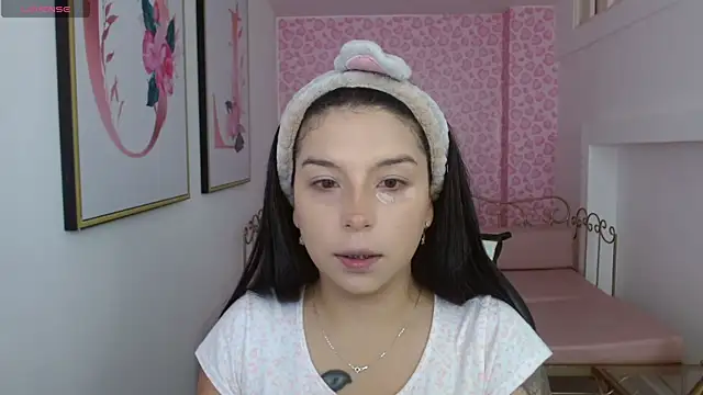 Snapshot of Small_naughty_ chatting on May 17, 2026, 1:11 pm Small naughty online show from May 17, 2026, 1:11 pm