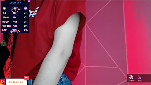 lilylouisee online show from November 16, 2025, 10:24 pm