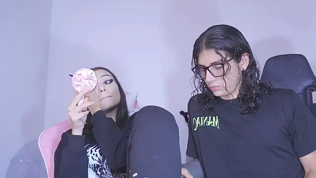 Snapshot of Stryxcy chatting on December 5, 2024, 1:42 am Stryxcy online show from December 5, 2024, 1:42 am