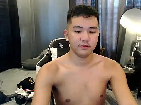 xgregor07 online show from November 7, 2025, 5:56 am