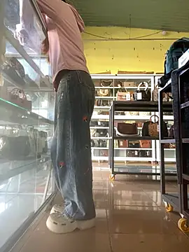 Snapshot of Rosa_998 chatting on March 11, 2026, 12:48 am Rosa 998 online show from March 11, 2026, 12:48 am