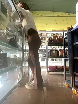 Snapshot of Rosa_998 chatting on February 8, 2026, 1:03 am Rosa 998 online show from February 8, 2026, 1:03 am