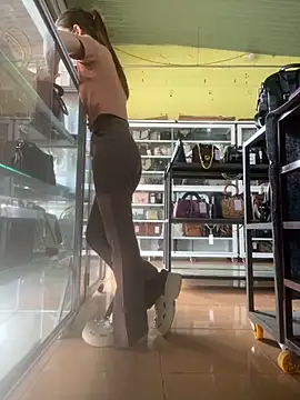 Snapshot of Rosa_998 chatting on March 5, 2026, 1:02 am Rosa 998 online show from March 5, 2026, 1:02 am