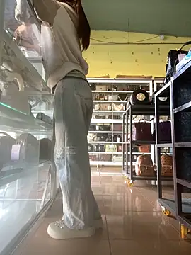 Snapshot of Rosa_998 chatting on March 19, 2026, 12:32 am Rosa 998 online show from March 19, 2026, 12:32 am