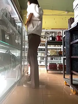 Snapshot of Rosa_998 chatting on February 12, 2026, 2:00 am Rosa 998 online show from February 12, 2026, 2:00 am