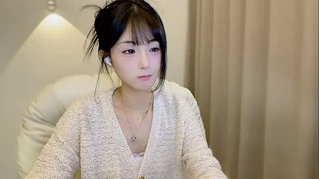 SHUIshui  online show from October 19, 2025, 7:44 am