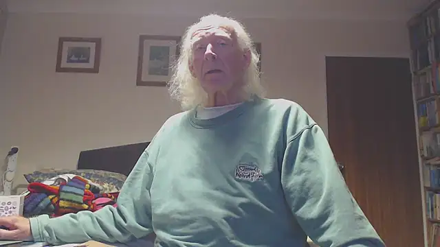 WaverlyKernow online show from December 2, 2025, 11:45 am