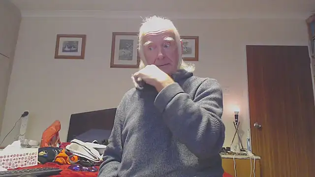 WaverlyKernow online show from October 15, 2025, 1:30 pm