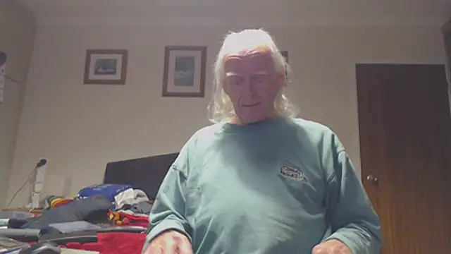 Snapshot of WaverlyKernow chatting on January 18, 2026, 2:42 pm WaverlyKernow online show from January 18, 2026, 2:42 pm