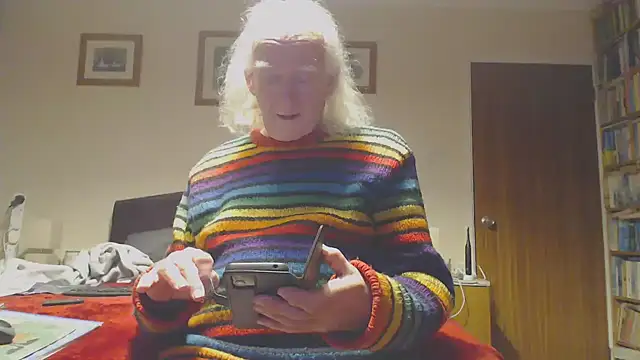 Snapshot of WaverlyKernow chatting on January 6, 2026, 4:11 pm WaverlyKernow online show from January 6, 2026, 4:11 pm