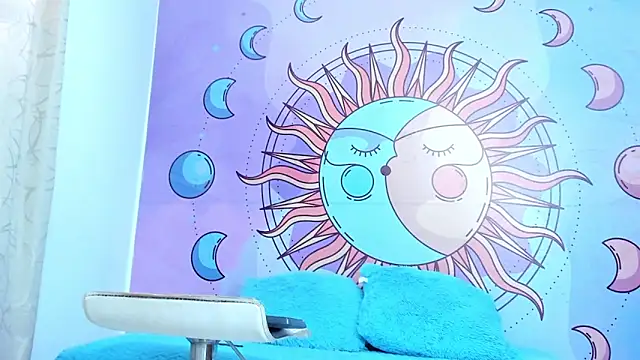 luna hoott online show from June 16, 2026, 1:44 pm