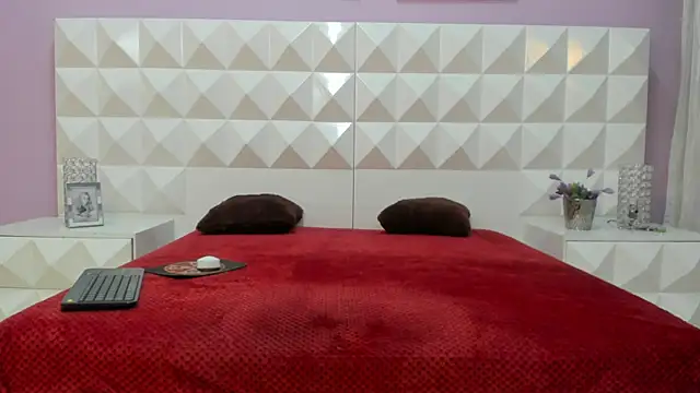 VenusDanielss online show from June 15, 2026, 8:08 pm