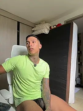 Snapshot of sendfer chatting on June 19, 2026, 7:20 pm sendfer online show from June 19, 2026, 7:20 pm