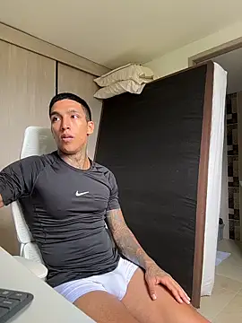 Snapshot of sendfer chatting on February 20, 2026, 7:16 pm sendfer online show from February 20, 2026, 7:16 pm