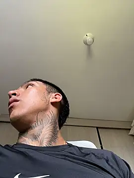 Snapshot of sendfer chatting on March 12, 2026, 7:07 pm sendfer online show from March 12, 2026, 7:07 pm