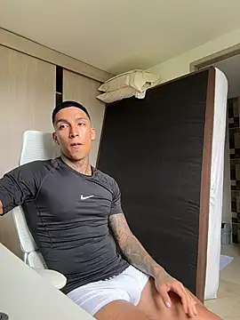 Snapshot of sendfer chatting on February 6, 2026, 7:21 pm sendfer online show from February 6, 2026, 7:21 pm