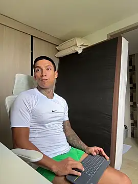 Snapshot of sendfer chatting on February 19, 2026, 7:11 pm sendfer online show from February 19, 2026, 7:11 pm