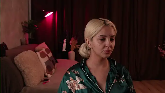 VictoriaMorrone online show from October 11, 2025, 6:20 pm