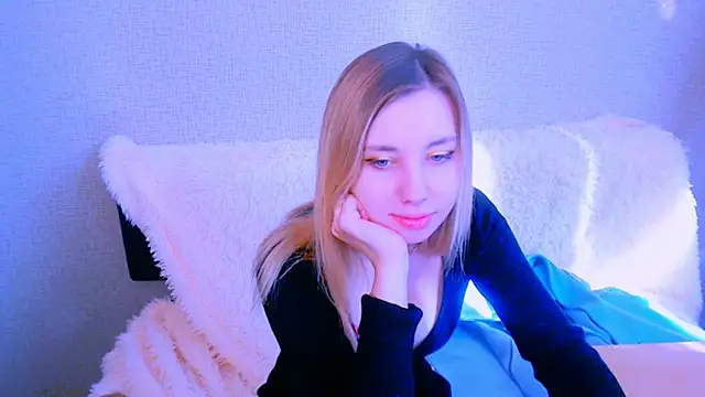 Snapshot of AliceFire_ chatting on October 14, 2025, 7:42 am AliceFire online show from October 14, 2025, 7:42 am