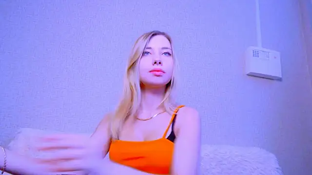 Snapshot of AliceFire_ chatting on October 7, 2025, 7:42 am AliceFire online show from October 7, 2025, 7:42 am