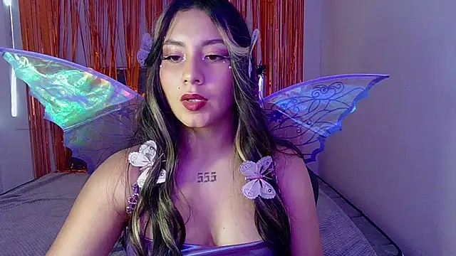 Lia 14  online show from October 31, 2025, 9:00 pm