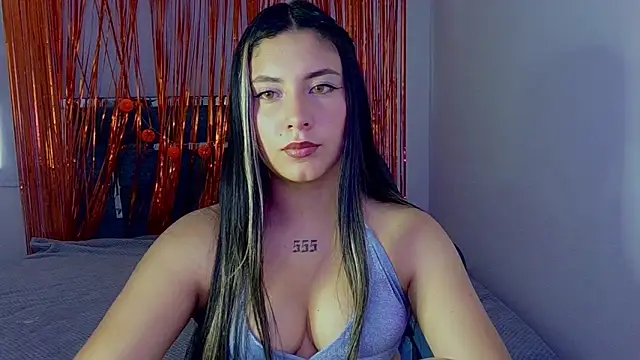 Lia 14  online show from November 20, 2025, 5:46 pm