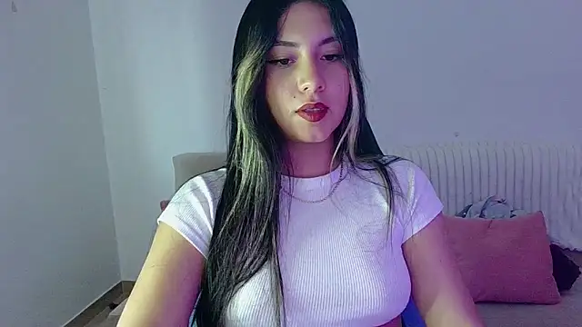 Lia 14  online show from May 1, 2026, 10:37 pm