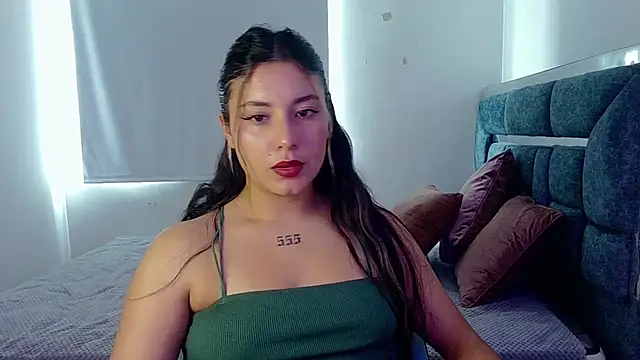 Lia 14  online show from October 27, 2025, 6:09 pm