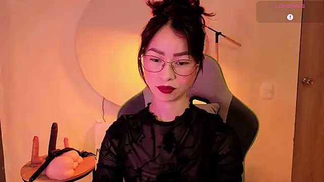 Snapshot of rosse_98_ chatting on April 20, 2026, 1:45 pm rosse 98 online show from April 20, 2026, 1:45 pm