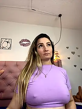 Snapshot of antonella87 chatting on November 11, 2025, 11:09 pm antonella87 online show from November 11, 2025, 11:09 pm