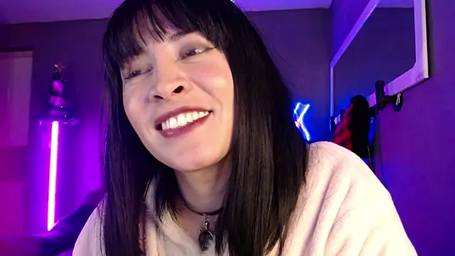 isis diosa online show from December 19, 2025, 1:42 am