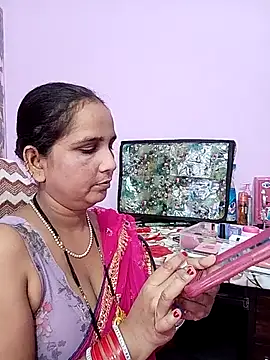 Snapshot of reemacouple007 chatting on August 4, 2026, 6:07 am reemacouple007 online show from August 4, 2026, 6:07 am