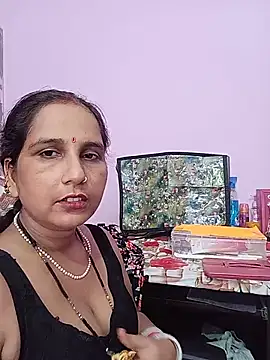 Snapshot of reemacouple007 chatting on August 2, 2026, 8:56 am reemacouple007 online show from August 2, 2026, 8:56 am