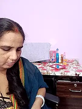 Snapshot of reemacouple007 chatting on July 13, 2026, 5:01 pm reemacouple007 online show from July 13, 2026, 5:01 pm