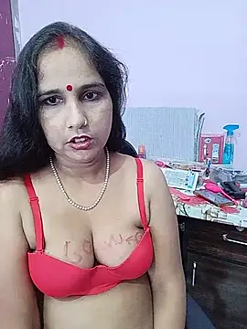 Snapshot of reemacouple007 chatting on July 10, 2026, 7:41 am reemacouple007 online show from July 10, 2026, 7:41 am