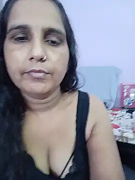 Snapshot of reemacouple007 chatting on July 5, 2026, 7:37 am reemacouple007 online show from July 5, 2026, 7:37 am