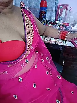 Snapshot of reemacouple007 chatting on June 20, 2026, 5:40 pm reemacouple007 online show from June 20, 2026, 5:40 pm
