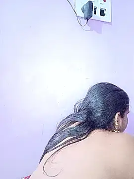 Snapshot of reemacouple007 chatting on June 11, 2026, 8:06 pm reemacouple007 online show from June 11, 2026, 8:06 pm