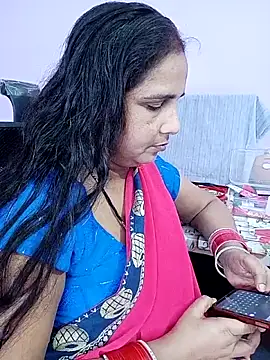 Snapshot of reemacouple007 chatting on June 13, 2026, 8:23 am reemacouple007 online show from June 13, 2026, 8:23 am