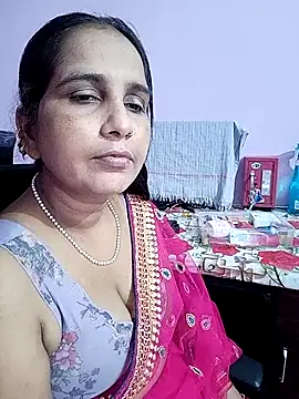 Snapshot of reemacouple007 chatting on June 30, 2026, 4:56 am reemacouple007 online show from June 30, 2026, 4:56 am