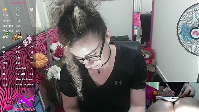 Snapshot of ViickySexy chatting on October 7, 2025, 7:37 pm ViickySexy online show from October 7, 2025, 7:37 pm