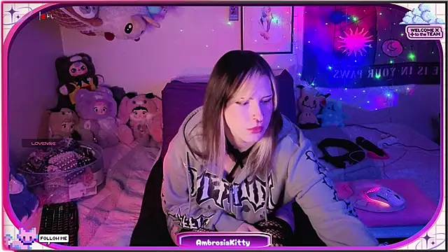 Snapshot of AmbrosiaKitty chatting on May 22, 2026, 7:50 am AmbrosiaKitty online show from May 22, 2026, 7:50 am