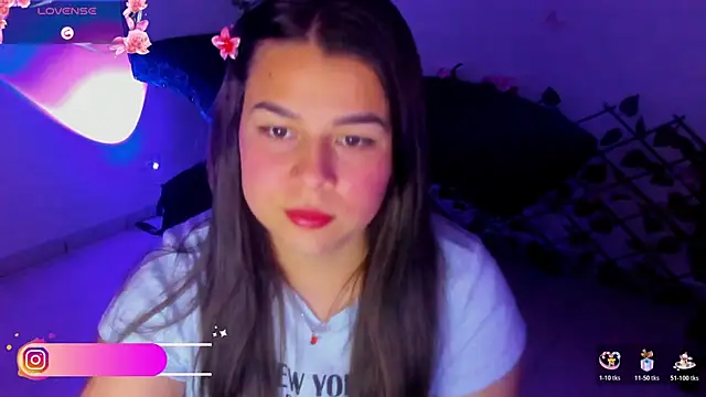 little tifanny82 online show from May 5, 2026, 8:23 pm
