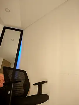 tata laima   online show from October 17, 2025, 2:08 pm