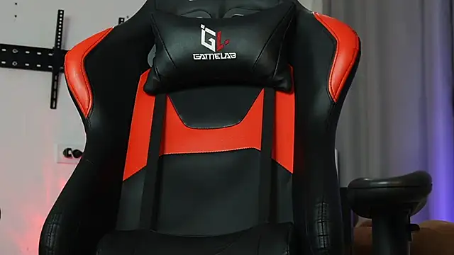 danielkraigforu online show from February 25, 2025, 4:24 am