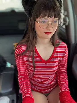 Snapshot of urpuppymoon chatting on February 14, 2026, 7:25 pm urpuppymoon online show from February 14, 2026, 7:25 pm